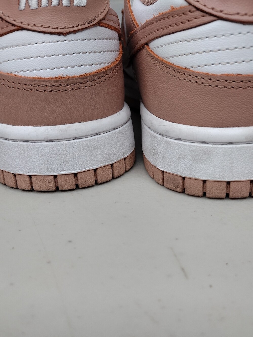 Nike White Dusty Pink Low Top Lace Up Sneakers Sz 8 - Picture 12 of 14